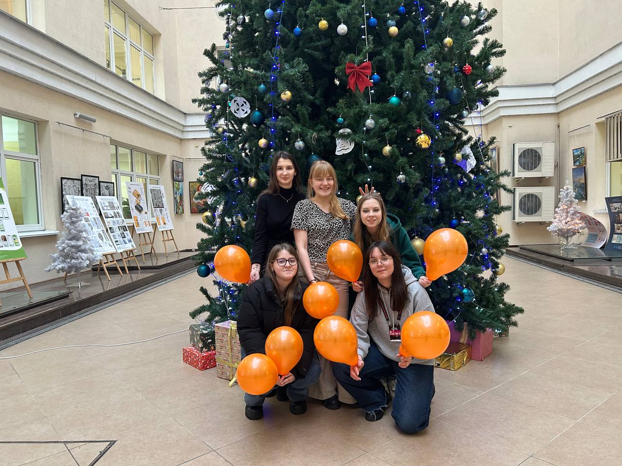 Одягни помаранчеве 2